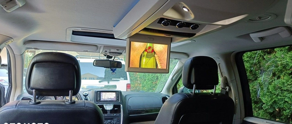 Lancia Voyager cena 63500 przebieg: 222000, rok produkcji 2014 z Międzylesie małe 529